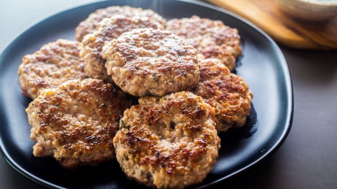 HOMEMADE SAUSAGE PATTIES