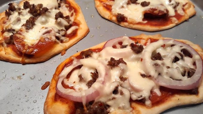 Easy Air Fryer Mini Pizza Recipe