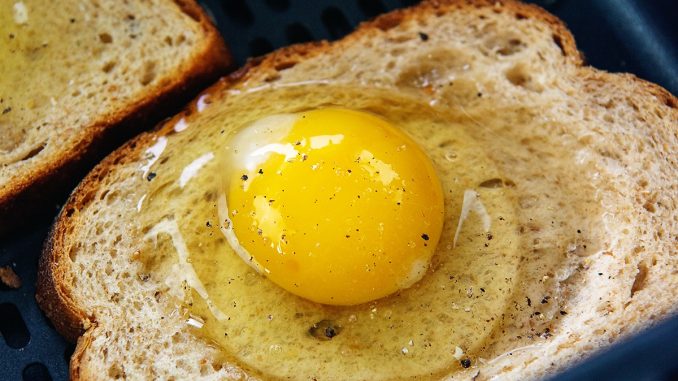 air fryer egg toast is amazing! EASY AIR FRYER RECIPES